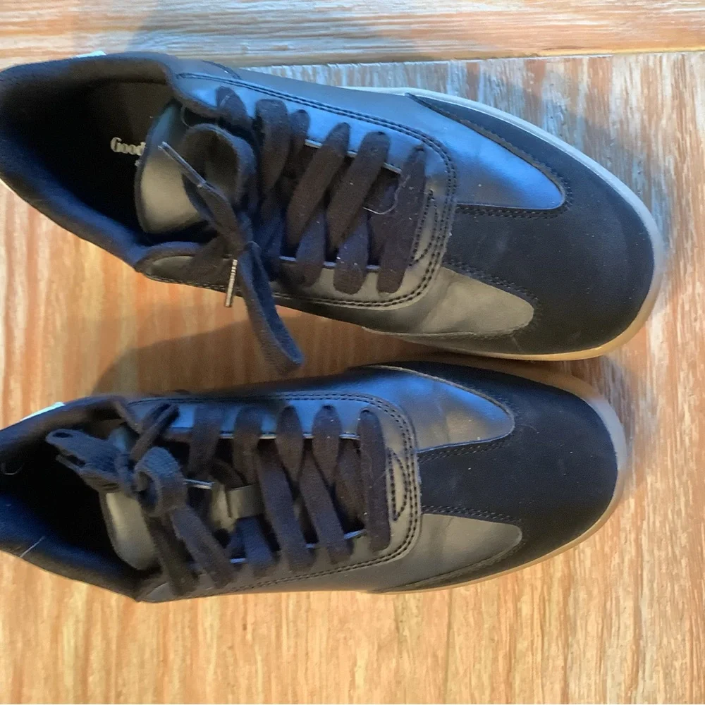 N/A stylish black